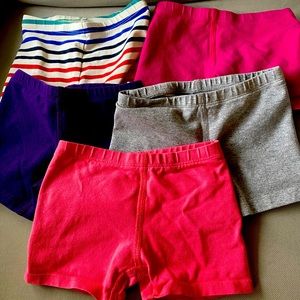 Bundle of primary shorts 2-3y excellent condition